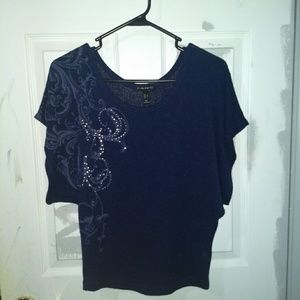 Light weight knitted sweater top